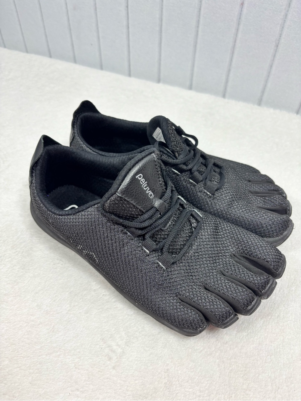 Peluva Strand Sport Mesh Barefoot Toe Shoes Black Men’s Size US 9.5